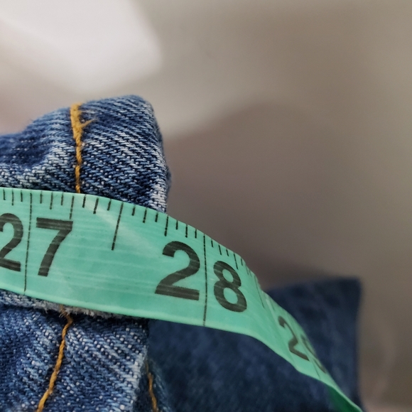 VINTAGE LEVI'S 501 Classic Ripped Denim Blue Button Fly Jeans Size 34 x 30 - Picture 11 of 12